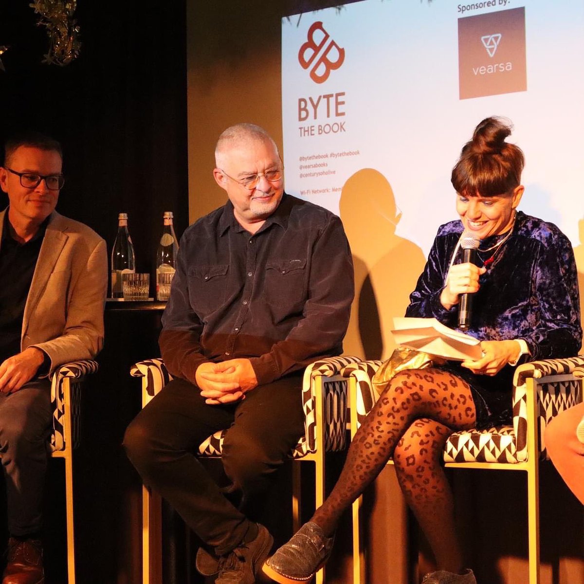 BytetheBook's tweet photo. We had a fantastic evening on Tuesday at our in-person event: How can AI help authors and publishers? 💻 It was a very insightful & interesting panel discussion with each panelist sharing their ideas and opinions on the topic!
#ByteTheBook #AI #PublishingPanel https://t.co/G205MXJ9Ti