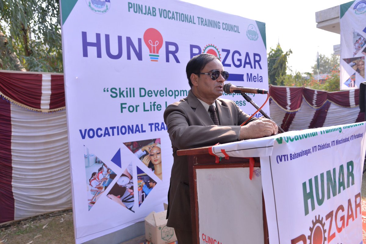 PVTC_Official's tweet photo. #PVTC organized #EmploymentDrive2023 on 14.11.2023 with the support of DBOM at #VTIBahawalnagar. It was to provide employment opportunities to #PVTCGraduates from various trades of #VTIBahawalnagar, and attached campuses. Reputed Employers were invited to provide employment.
1/6 https://t.co/tR9hIo76mf