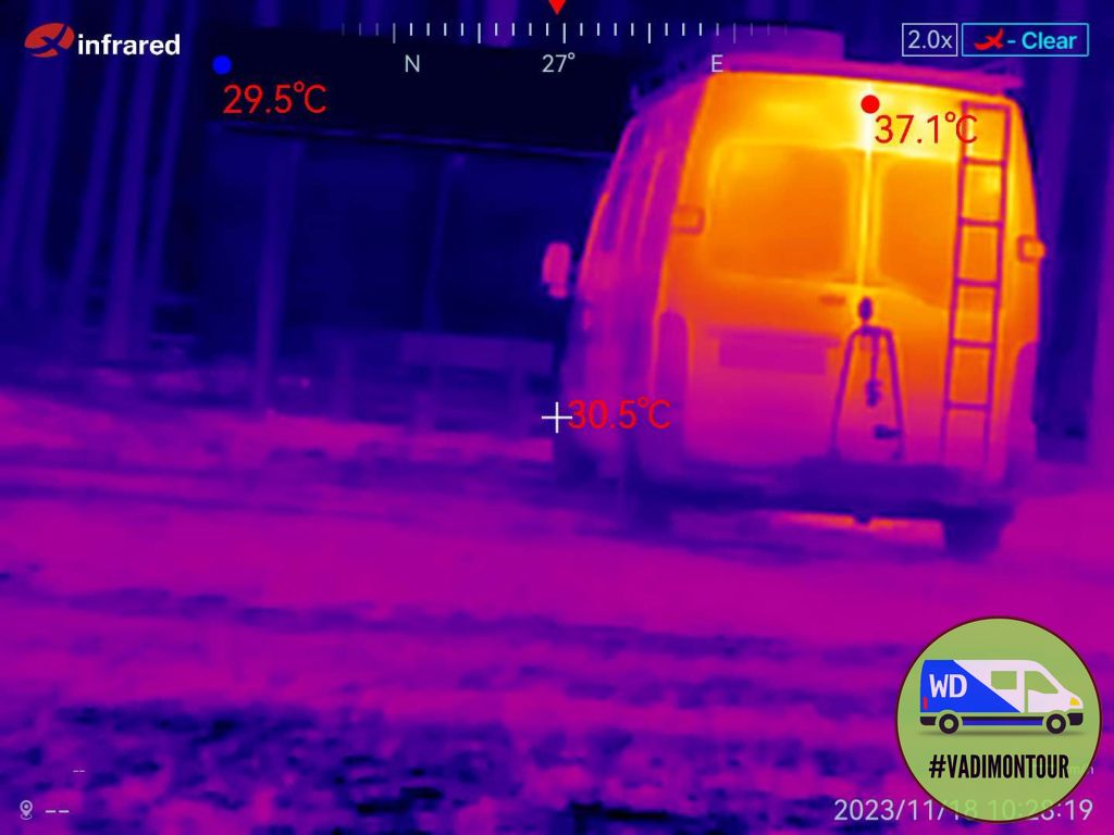 vadimpacajev's tweet photo. Amazing how it shows heat loss. #ThermalImaging #xinfrared @Ryan_Xinfrared #nightvision https://t.co/VxsMvHHQAw