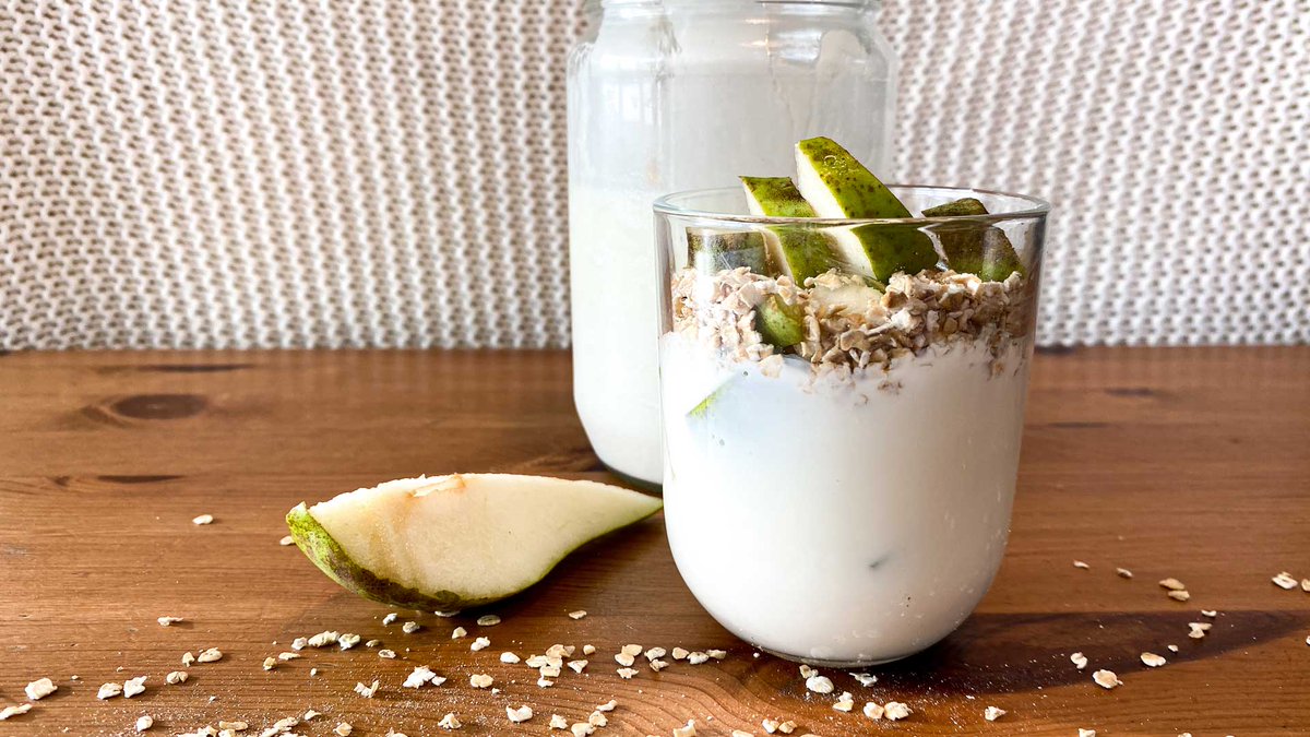 JuckerFarm's tweet photo. #Jogurt selber machen zu Hause? Ja das geht! Und es ist sogar erstaunlich einfach... Wir zeigen Schritt für Schritt, wie du zu deinem homemade Jogurt kommst. 

#diy #selfmade #homemade  https://t.co/A3mYEt1LmZ https://t.co/yc4GVwrVuP