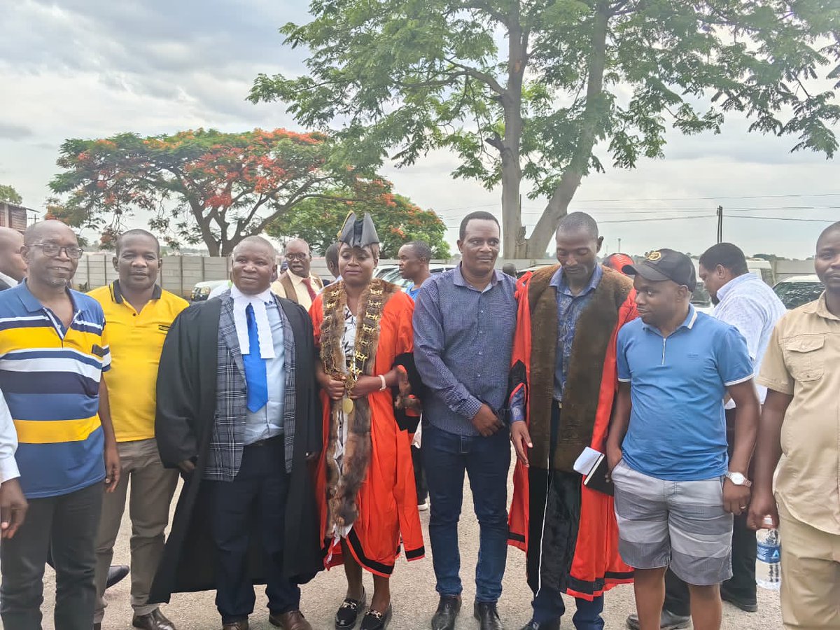 dereckgoto's tweet photo. Meet the Mayoress and Deputy Mayor of Chitungwiza.

CCC inotiitireiko nhai? Zvakawoma. https://t.co/rzXXXfMOJn