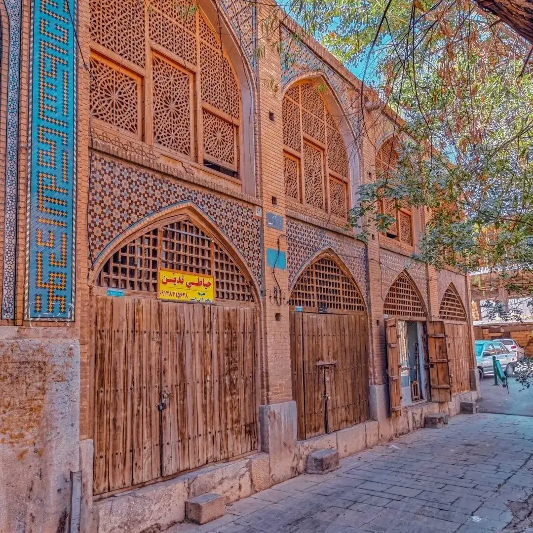 Iran7skytours's tweet photo. Ali Qoli Aqa mosque - İsfahan,  İran
. 
.
.
.
#isfahan #mosque #iran #irantravel #adventure #macera #iranagidelim #iranigeziyorum #iranseyahatlari #iranseyahat #iranadventure #tarihiyerler #tarihieser #türkiye #seyahat https://t.co/Du08zmCzXe