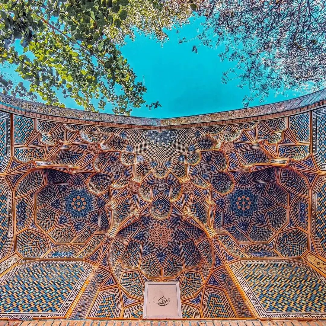 Iran7skytours's tweet photo. Ali Qoli Aqa mosque - İsfahan,  İran
. 
.
.
.
#isfahan #mosque #iran #irantravel #adventure #macera #iranagidelim #iranigeziyorum #iranseyahatlari #iranseyahat #iranadventure #tarihiyerler #tarihieser #türkiye #seyahat https://t.co/Du08zmCzXe