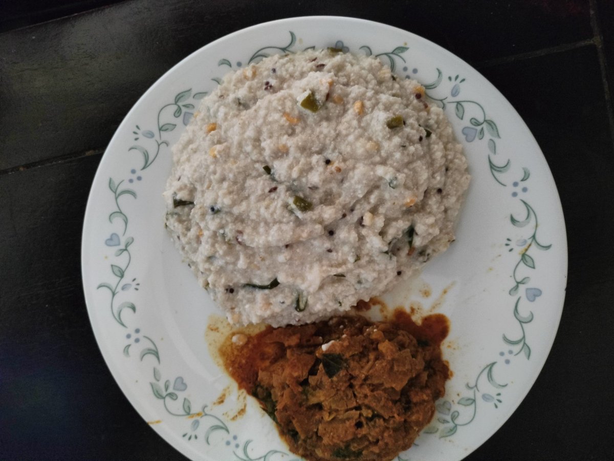 sree_n_r's tweet photo. సామల (little millet) దద్దోజనం
అరటి కాయ ఇగురు 😋
#SreeCooks https://t.co/M7bfXyliyS