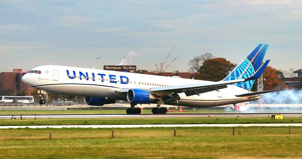 #United #heathrow #avgeek #unitedairlines #aviationlovers