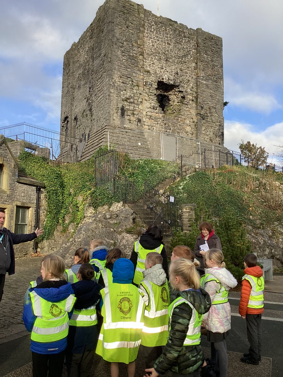 Year 3 had a fantastic trip out to the Clitheroe Castle. They were brilliant at asking lots of interesting questions. Thank you for a wonderful visit.  #clitheroecastle @ClitheroeCastle