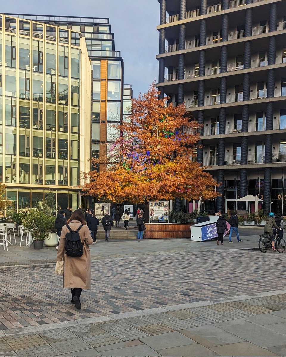 I can't decide on whether these Xmas lights outside #kingscross are intentionally shit, or just a bit shit