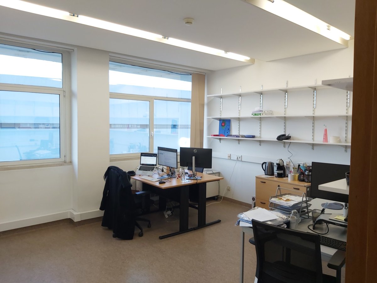 New office space! our third location since I joined @lgraca @IMMolecular, always moving up! 💪🖥️