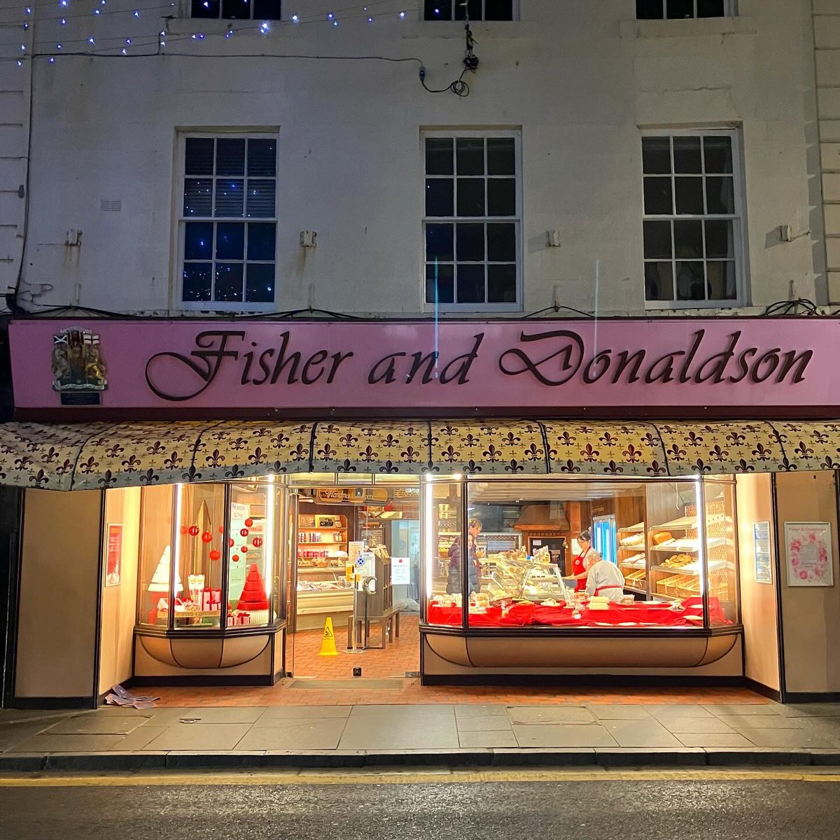 A festive looking <a href="/FisherDonaldson/">Fisher & Donaldson</a> in St Andrews. 🎂🎄🎂