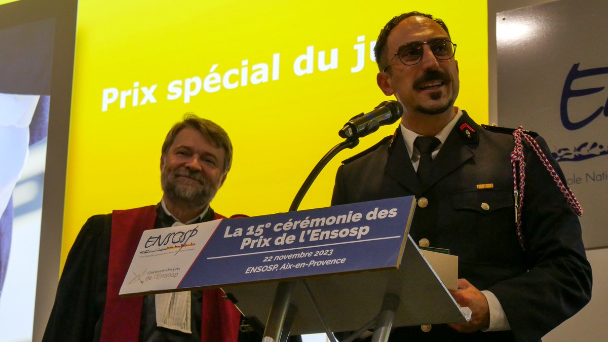 ENSOSP's tweet photo. [ Prix de l'Ensosp ] Hier soir s'est déroulée la 15e cérémonie des Prix de l'#Ensosp. Un événement important dans notre quotidien, qui symbolise la réflexion sur l'évolution de notre monde chez nos élèves avec la production de mémoires autour de sujets qui nous concernent tous https://t.co/sU4EU24uXs