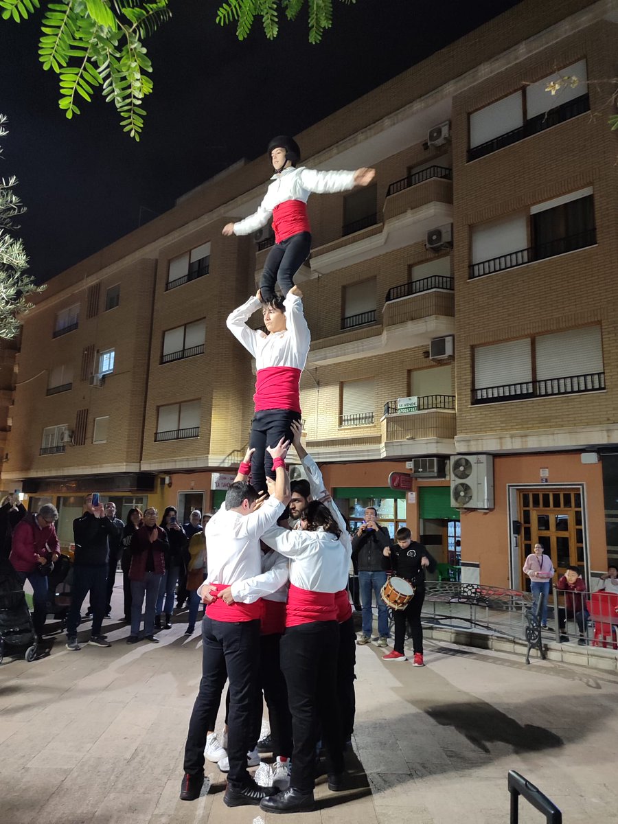 terresvinalopo's tweet image. 📢 Les companyes de la Muixeranga Valls del Vinalopó ens convoquen al pròxim assaig per a preparar l'actuació del Santa Caterina a #Monòver. 

📅Dijous 23 de novembre
🏠Espai blanc de #Petrer
🕓19.30 h

✊ Fem pinya!