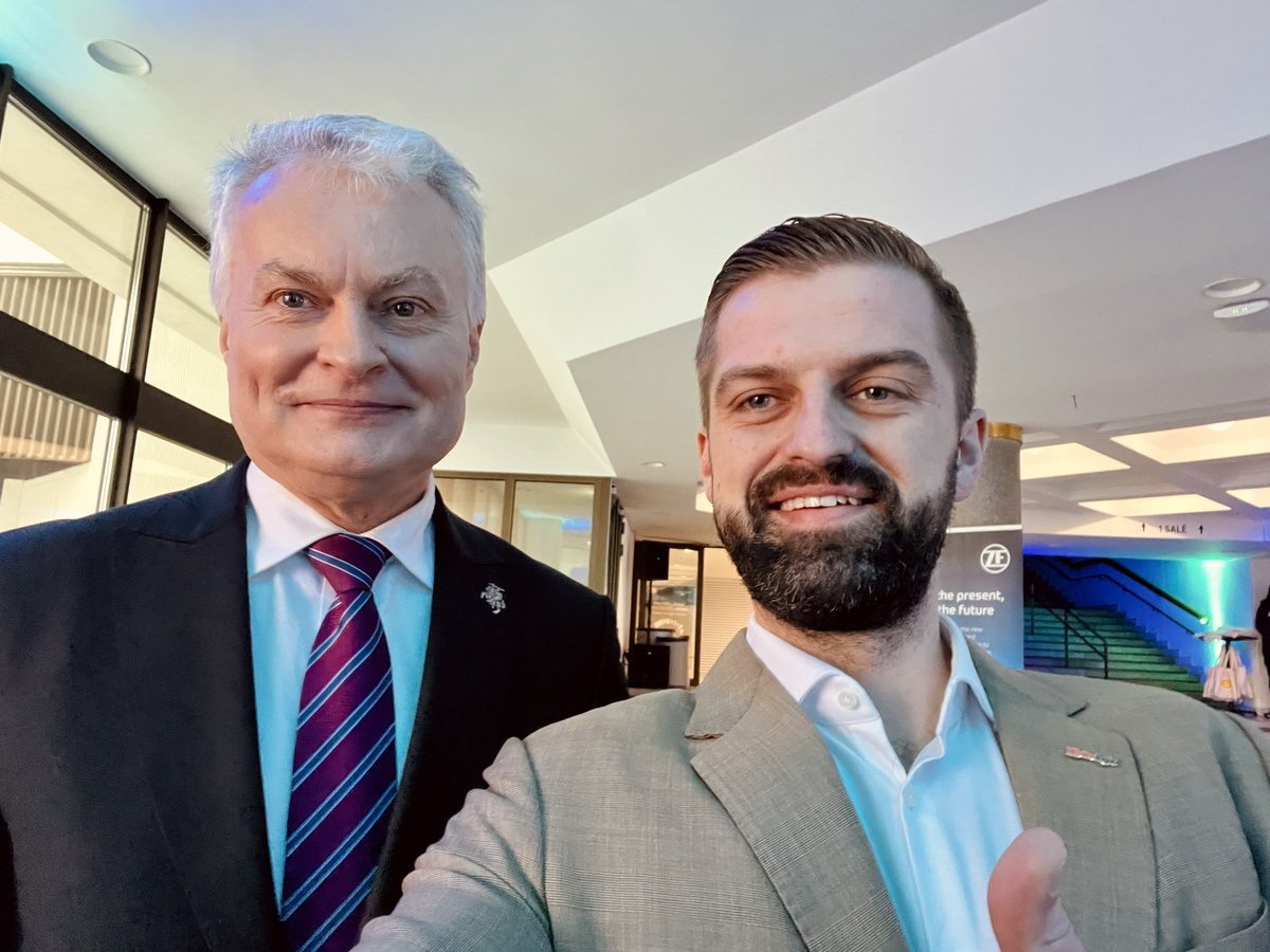 DocLogix's tweet image. Creating a safe, resilient, and paperless transport sector is the top priority. However, moving to digital solutions comes with risks. 💥 A good topic to exchange some words with Mr. President @GitanasNauseda 👏