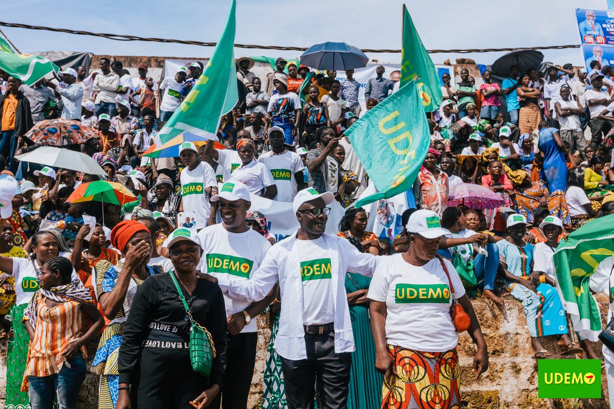 UDEMO_RDC's tweet photo. Journée festive hier à #MbanzaNgungu dans le cadre de la tournée électorale de notre candidat #FATSHI20 dans le #KongoCentral. Notre candidat député national Misangumukini Martin #8MbanzaNgungu a échangé avec @shabani_lukoo https://t.co/8Ou8tqaaBO