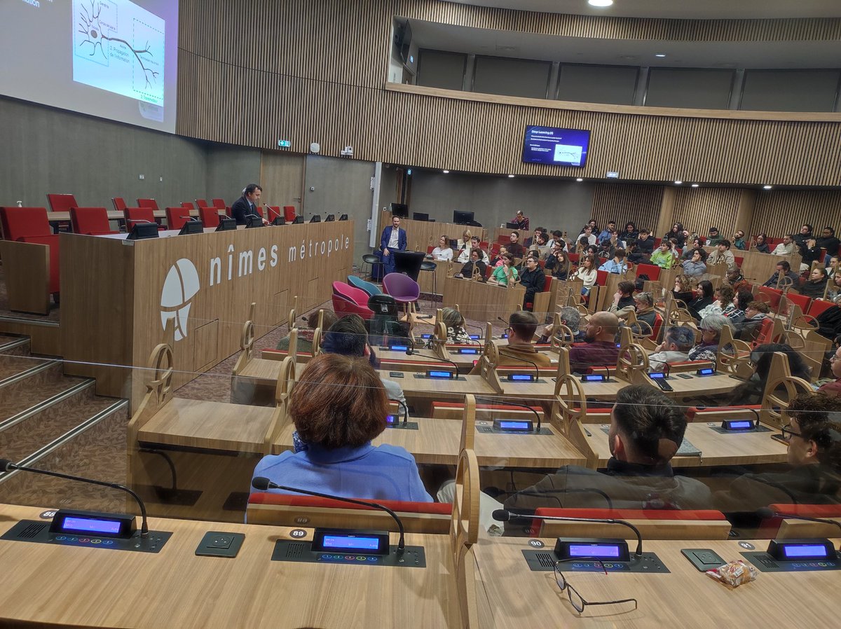 ecomnews_live's tweet photo. 👩💻 🎓 #Digiweek : Pendant ces trois jours, se succèdent conférences, ateliers, job dating en ligne et networking gratuits et ouverts à tous autour de l’offre de formations digitales sur le territoire, de l'exploration de l'#IA, et sur l’#innovation au service des #entreprises
@NimesMetropole #Numerique #Technologie