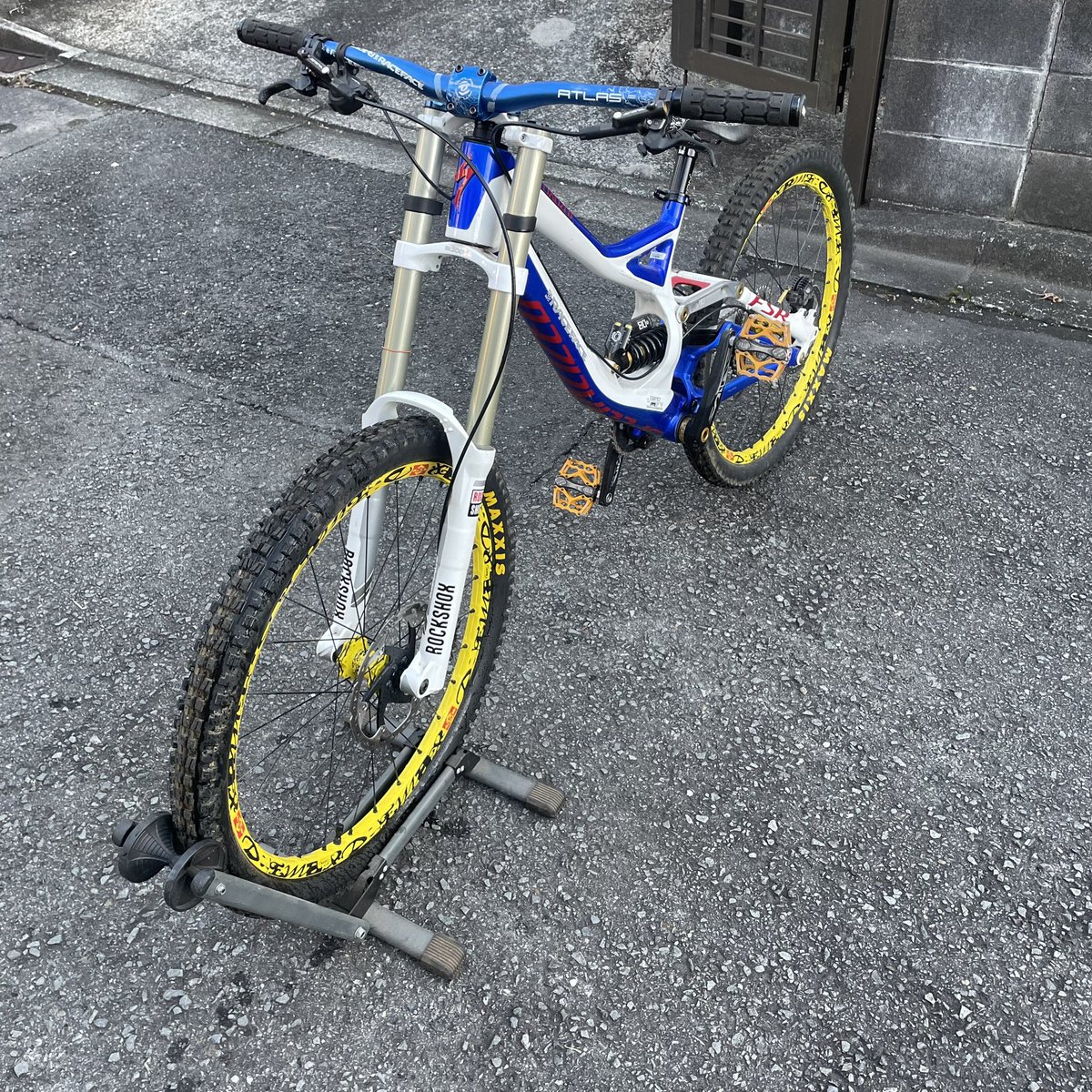 tty_1000's tweet photo. 23万で誰か買ってくれ〜😔
#Demo8 #自転車売ります https://t.co/K628nm0Eba
