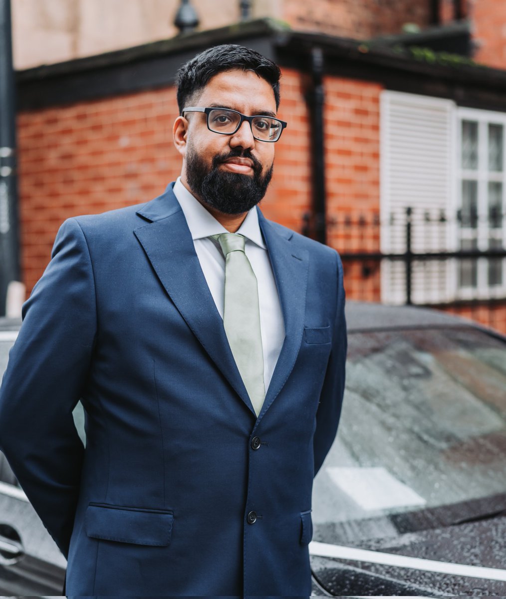 AhmadACutter's tweet photo. 🕴🏽#suitedandbooted https://t.co/HhzUjdl0tS