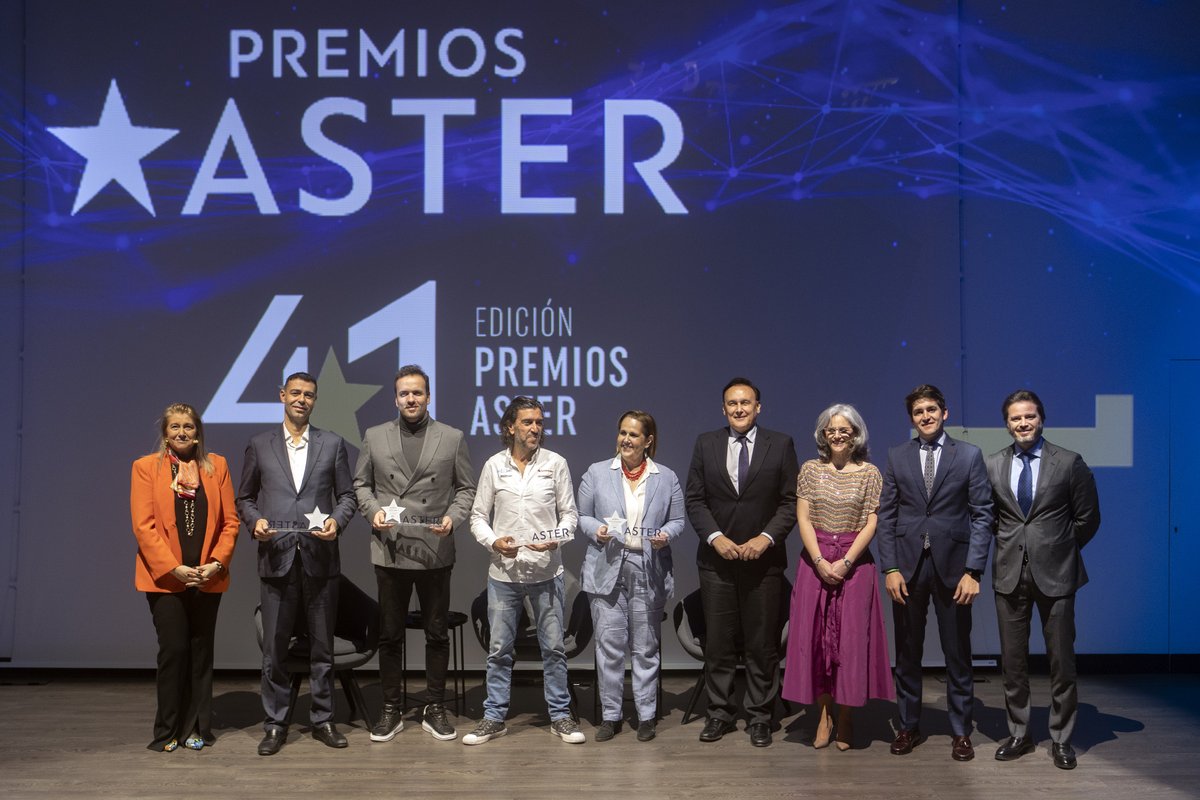 ESICSevilla's tweet photo. @PCuevas01 @RedElectricaREE @KPMG @iconicafest @jaimemasso @EcoScoobic @MutuaUniversal @GoVillamandos @AndaluciaJunta @AceitunaTorrent @BlancaTorrent 📢 Gracias por hacer posible una nueva edición de los #PremiosAster de #Andalucía Occidental
¡Nos vemos el año que viene! 🚀
Compartimos los detalles del evento aquí: https://t.co/ZUeZd3yuTG https://t.co/1Da2Pt7sX4