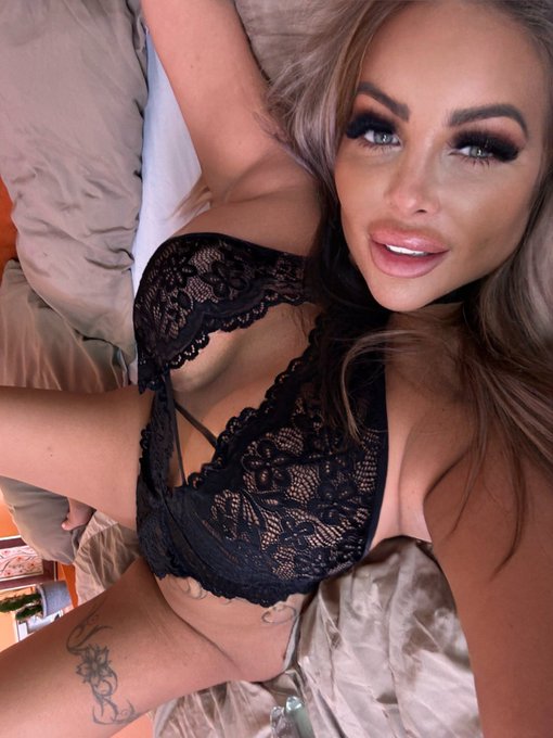 Live on Babestation https://t.co/yYmKZbXHk6