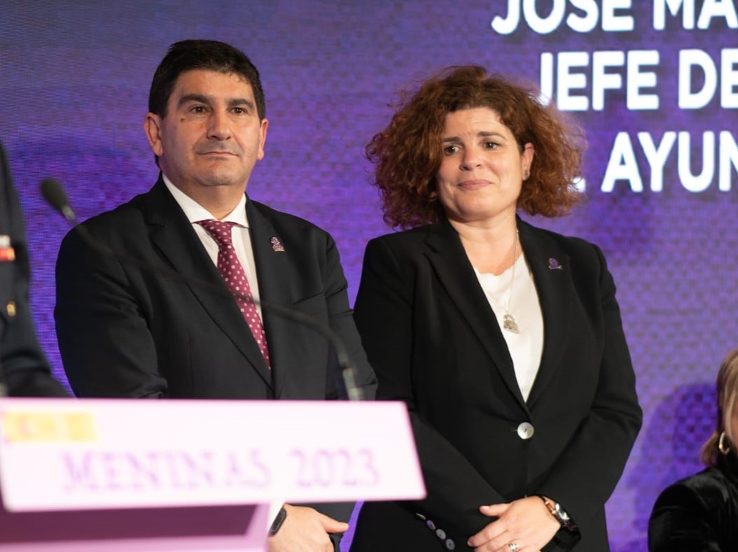 DelegGobGAL's tweet photo. ➡️@MRivasL destaca a nova campaña da @DelGobGalicia para promover entre a mocidade a reflexión e sensibilización sobre violencia de xénero
🗣️ Que elas non continúen tolerando e eles exercendo comportamentos machistas
Non é #crush, é #catacrush
#25N
ℹ️https://t.co/gEZ2dCk2Jk https://t.co/XwRTlUcZrH