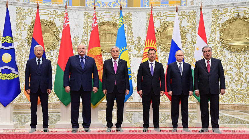 BelarusEmbDe's tweet photo. 🇧🇾 Präsident Alexander #Lukaschenko bei der Sitzung des Rates der Organisation des Vertrags über kollektive Sicherheit in #Minsk: #OVKS @CSTO_ODKB bleibt unverzichtbarer Bestandteil der eurasischen Sicherheit ➡️ https://t.co/wClPJPB7Ol https://t.co/F0W0AvOgQ7