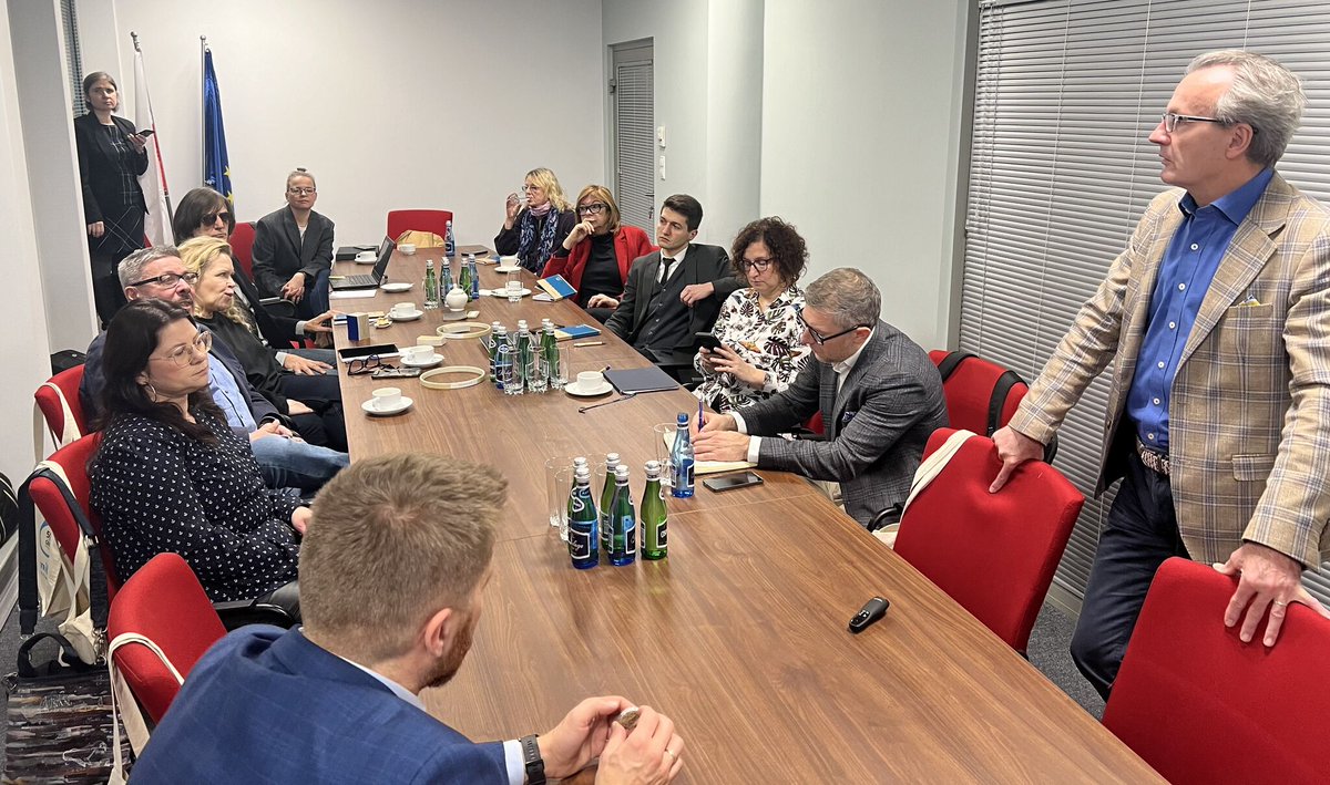 AmibluPoland's tweet photo. 📢 Technologia #GRP w Polsce ma 50 lat!

🏗 Przedstawiliśmy wyniki badań potwierdzające, że zakopane pół wieku temu rury GRP w Toruniu są w niezmienionym stanie😍

Mówiliśmy nie tylko o historii GRP, ale także o jej zaletach i przewadze konkurencyjnej.

👉https://t.co/dRiH9XZRzt https://t.co/yxMIjgxLqN