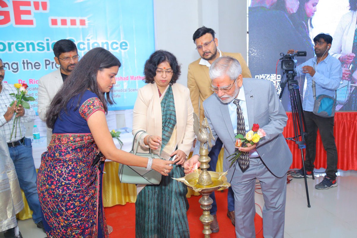 GoreaRK's tweet photo. Visit to Tajmahal is really mesmerising and the shore of Yamuna is charming and the moments we’re provided by the Pushpanjali College of nursing Agra at the First National Forensic Science Conference at ‘The Village’ a Start Up where I participated by delivering a guest lecture. https://t.co/LSHLS4nJ6c