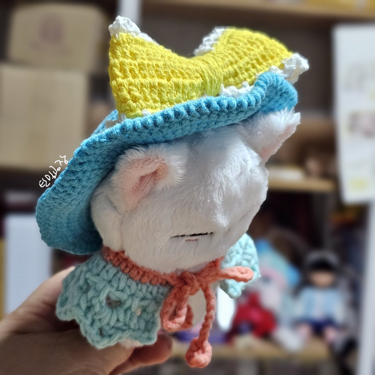 miri_factory's tweet photo. 미미는 모자가 넘 잘어울리고 안착이 촥!!
찰떡이네!!
사방한거 넘 잘어울리고 귀엽다ㅠ 
앞으로 내 최애가 될것 같음ㅋㅋ
#재찬 #박재찬 #DKZ
#미미찬 @mimichanPJC_ #10cm인형 #솜인형 #아이돌인형 #뜨개질 https://t.co/I3nPVMlovY