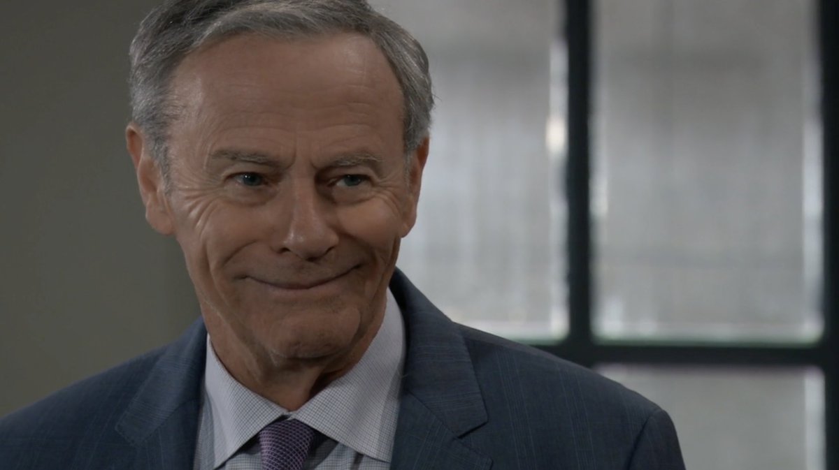 GeneralHospital's tweet photo. Robert has just the thing to cheer Anna up, West Coast. What might she make of his surprising visit?
#GH is all-new and starts RIGHT NOW on ABC! @tristanrogers https://t.co/rYqXFO59TP