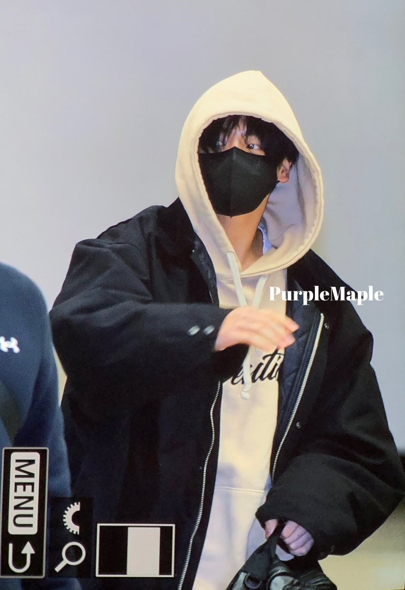 Purplemaple_jk's tweet photo. [Preview] 231123 김포공항 출국

#방탄소년단 #BTS #정국 #JUNGKOOK @BTS_twt https://t.co/EKCWaP3FWN