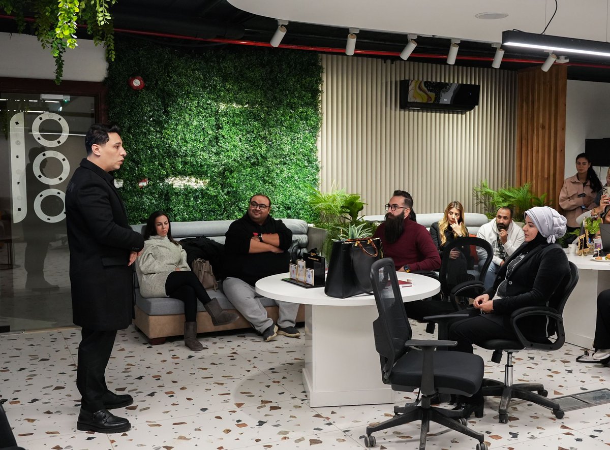 31_agency's tweet image. We would like to congratulate our students on completing and graduating from the Graphic Design Course. Today they had the chance to discuss their projects with both Mr. Al Karmi and Dr. Noha Al-Basyouni. We wish everyone the best of luck!

#31_agency #graphicdesigncourse