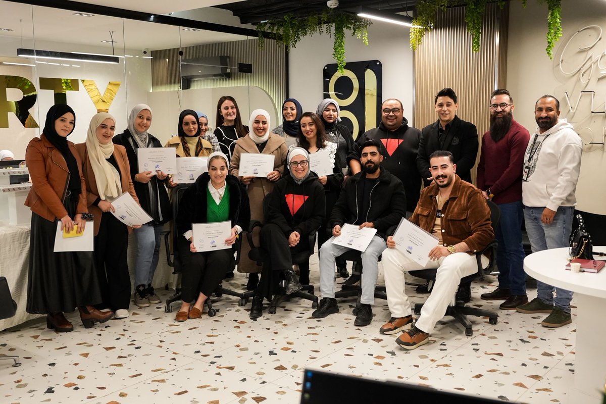 31_agency's tweet image. We would like to congratulate our students on completing and graduating from the Graphic Design Course. Today they had the chance to discuss their projects with both Mr. Al Karmi and Dr. Noha Al-Basyouni. We wish everyone the best of luck!

#31_agency #graphicdesigncourse