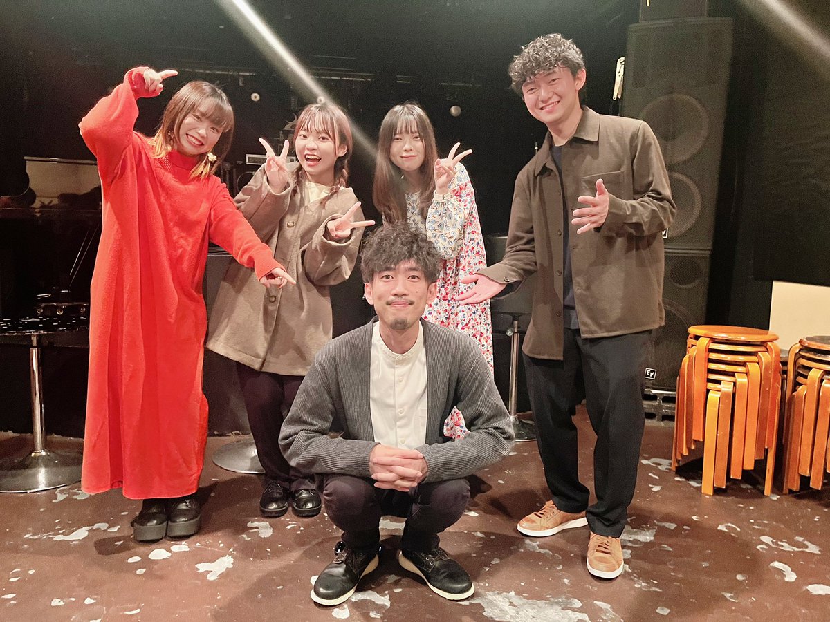 minakobachan's tweet photo. ちょっとちょっとちょっとー！
とっても良い夜だったじゃない😵‍💫♥️

久しぶりの対バンライブだったけど
みんな素晴らしくって笑っちゃう👵🏻！！

じゅんぺいさんこんな良い日を
ありがとうございます☺️🌷

ひっくり返しで着てたタグも
見せてあげるね！！！←

また会いたいなぁ。 https://t.co/zY2oKxR6Nt