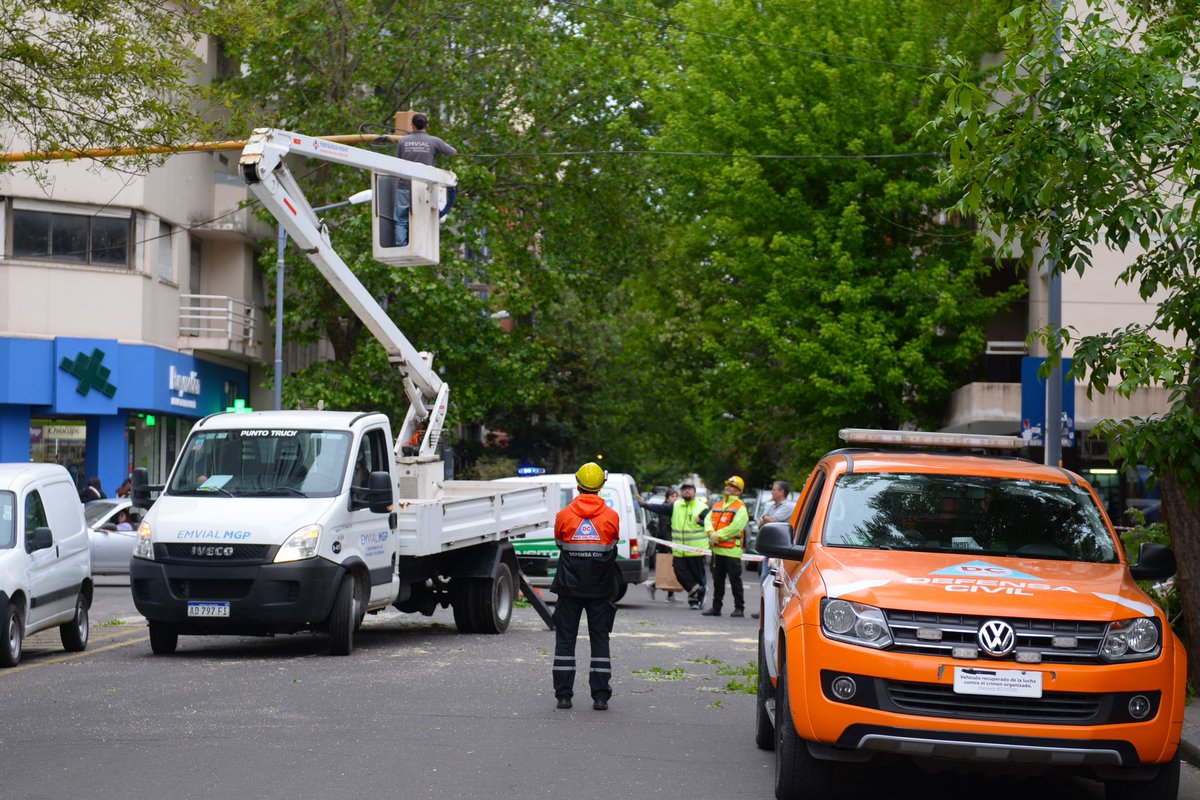 seguridadmgp's tweet image. ⛑️🚨 Ellos son los que están siempre en la primera linea para cuidar a los marplatenses ante situaciones de peligro. Gracias por su trabajo, compromiso y vocación diaria. ¡Feliz día al personal de Defensa Civil!