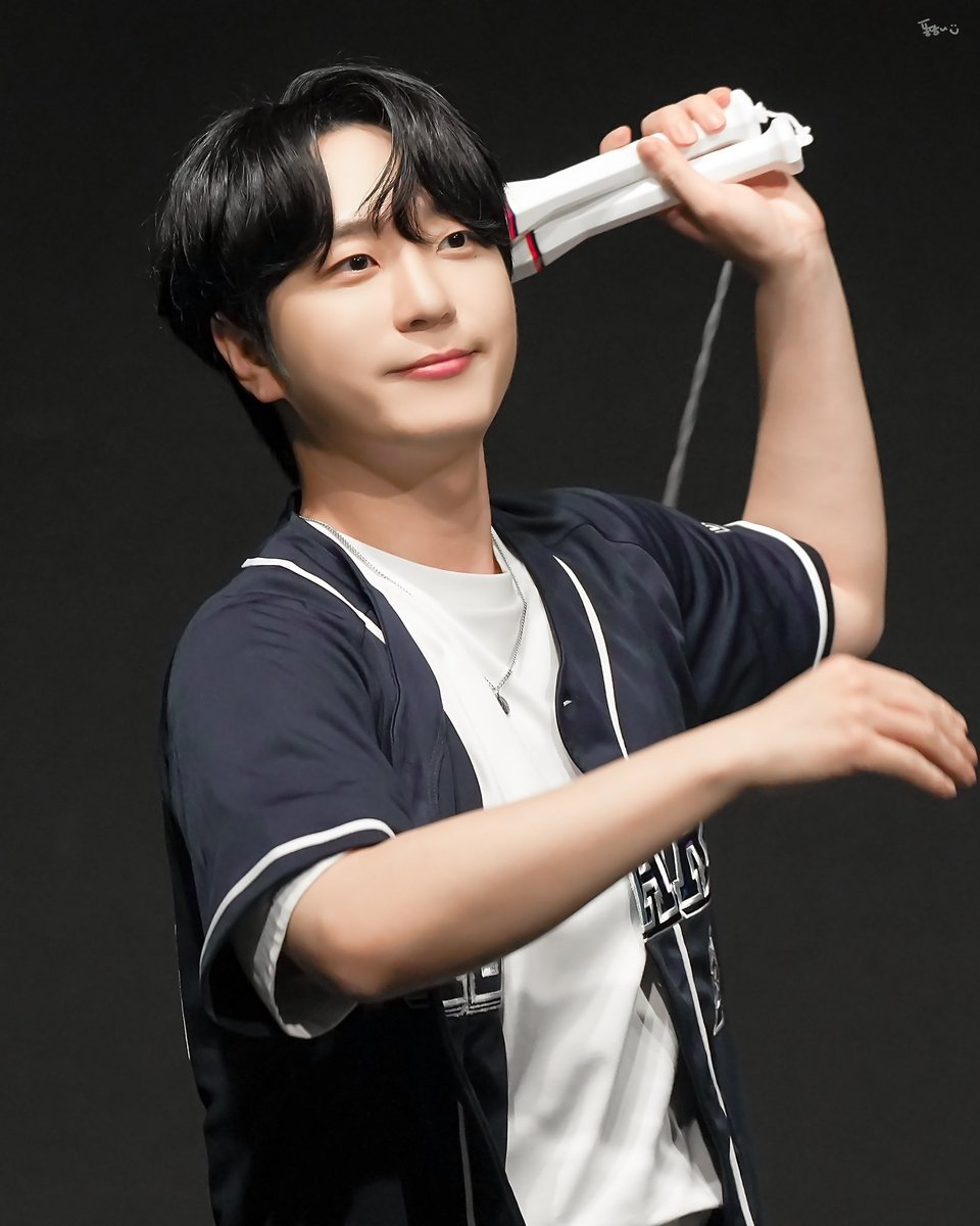 231117 씨팩토리 팬사인회

🧢🧸⚾️

#고우림 #포레스텔라 #Kowoorim #Forestella