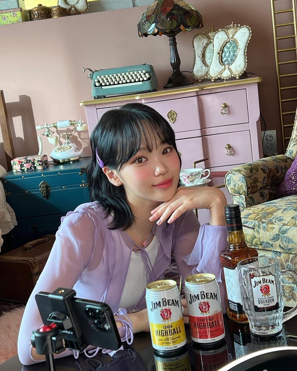 tiny__chaewon's tweet photo. chaeone                              chaetwo https://t.co/tWrTzldjMB