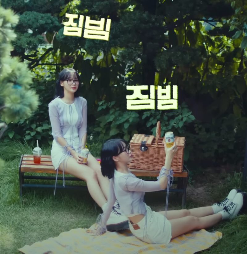 tiny__chaewon's tweet photo. chaeone                              chaetwo https://t.co/tWrTzldjMB