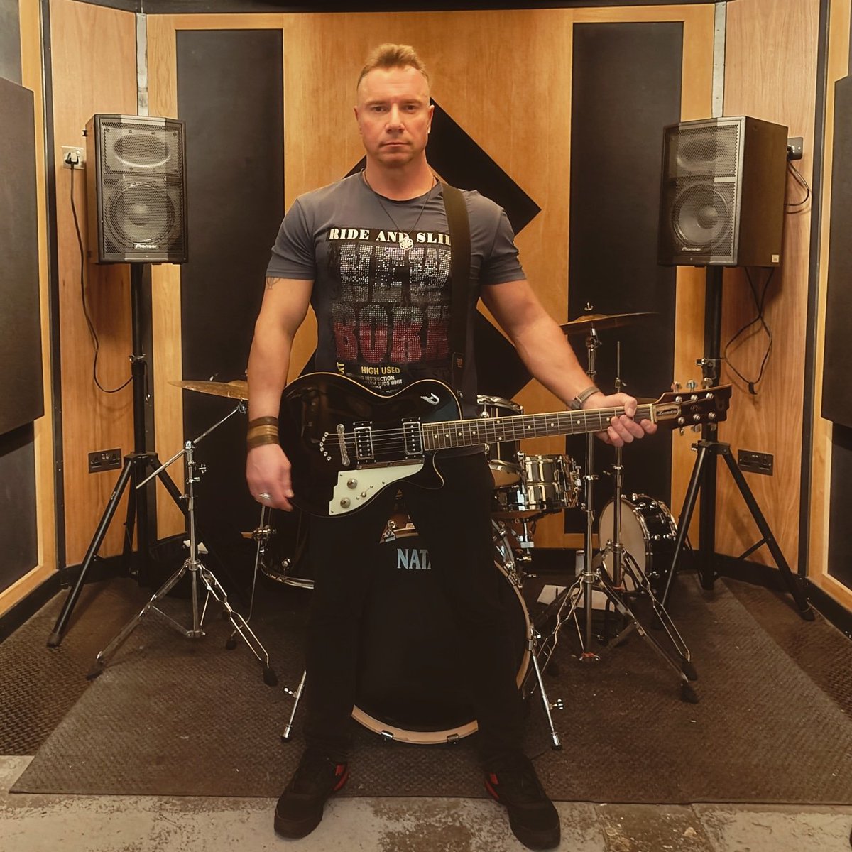 NojusLive's tweet photo. A moment in time at the studio 
 #nojuslive #musicians #singer #ireland https://t.co/PZjwUr0MOf