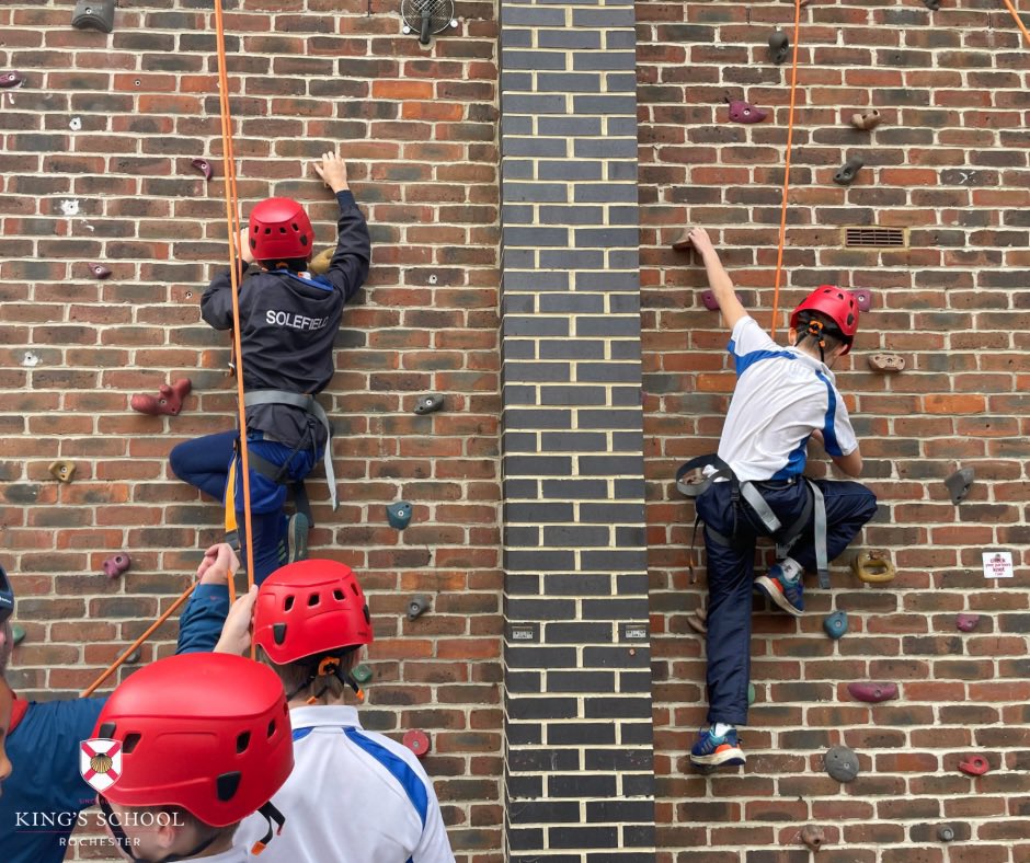KingsSchoolRoch's tweet photo. We had a fantastic day hosting @solefieldschool yesterday! Year 7 pupils joined us for taster lessons of chemistry, music, climbing and DT, with a break for cookies in the Principal’s study of course 🍪 

#kingsschoolrochester #schoolforlife #education #collaboration https://t.co/NN8PZzJpiQ