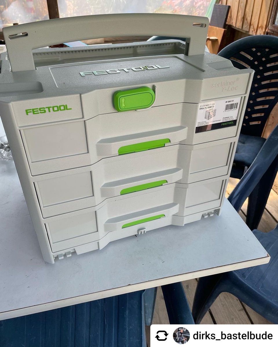 💚 It's Festool Friday 💚 Schon wieder eine Woche vorbei, unglaublich wie schnell die Zeit vergeht. 😅 Bei @dirks_bastelbude ist alles in bester Ordner mit unseren Systainer T-LOC. 💪 Welches Werkzeug hat Euch diese Woche begleitet? #festoolfriday #festool #systainer #organisiert