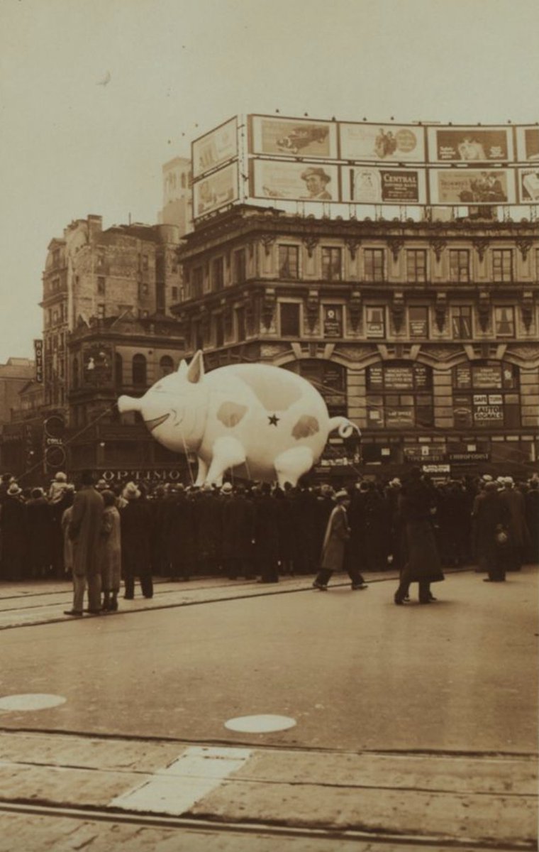 🐊🐷🎈Macy’s lore says the department store’s annual Thanksgiving Day Parade began in 1924 when store employees asked for a holiday celebration. By 1928, the parade included helium-filled cartoon characters. #NYPLDigitalCollections

Learn more: on.nypl.org/47pOSTE