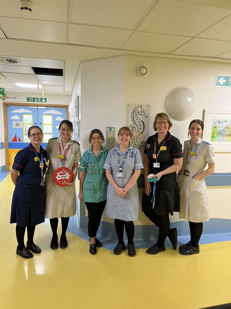 Celebrating our fabulous HCSW’s in Bristol Children’s Hospital @uhbwNHS Thanks to @thegrandappeal for supplying chocolates for all the teams also. A great day to go to all wards with our fab educators & workforce leads @deirdre_fowler1 @bethshirt @SarahDodds8 @reboverend_RNc