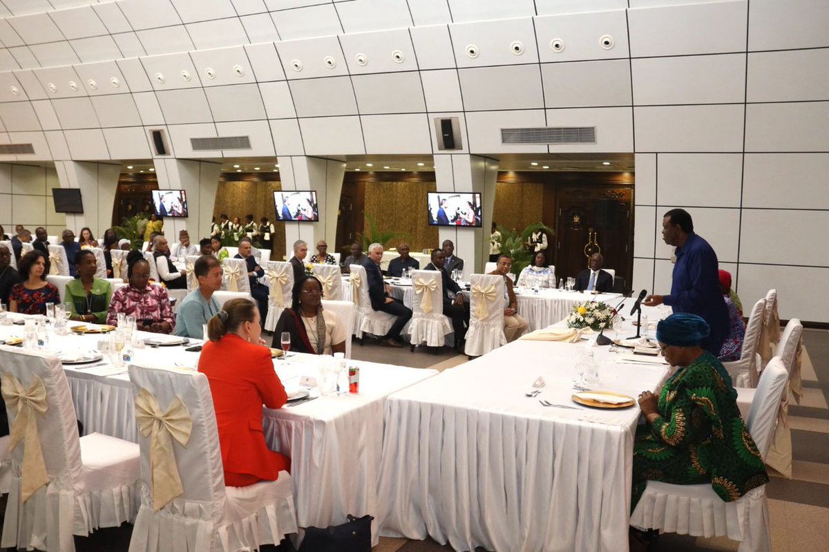 ahunnaeziakonwa's tweet photo. A historic and unmatched interaction with H.E. President of Namibia Dr. @hagegeingob and the @UNDPAfrica leadership and Resident Representatives to discuss a range of development issues. This is indeed leadership with humility. 

#AfricaInnovates https://t.co/Zt3RRo0zbR