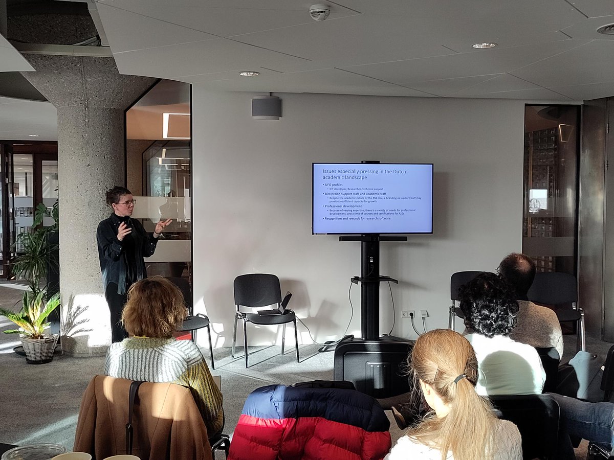 eScienceCenter's tweet photo. At the NL-RSE event today @ubleiden, #eScienceCenter Community Manager @liekedb talks about how can we professionalize career paths for RSEs. Her talk builds on resources from other RSE organizations such as @us_rse and @RSE_de. https://t.co/SV5njHuhz6