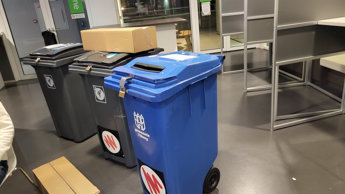 Gisteren was ik voor een dag ambtenaar als stembureaulid in Tilburg. Ik was een enerverende dag die eindigde met een heel voldaan gevoel 😊. #TweedeKamerVerkiezingen