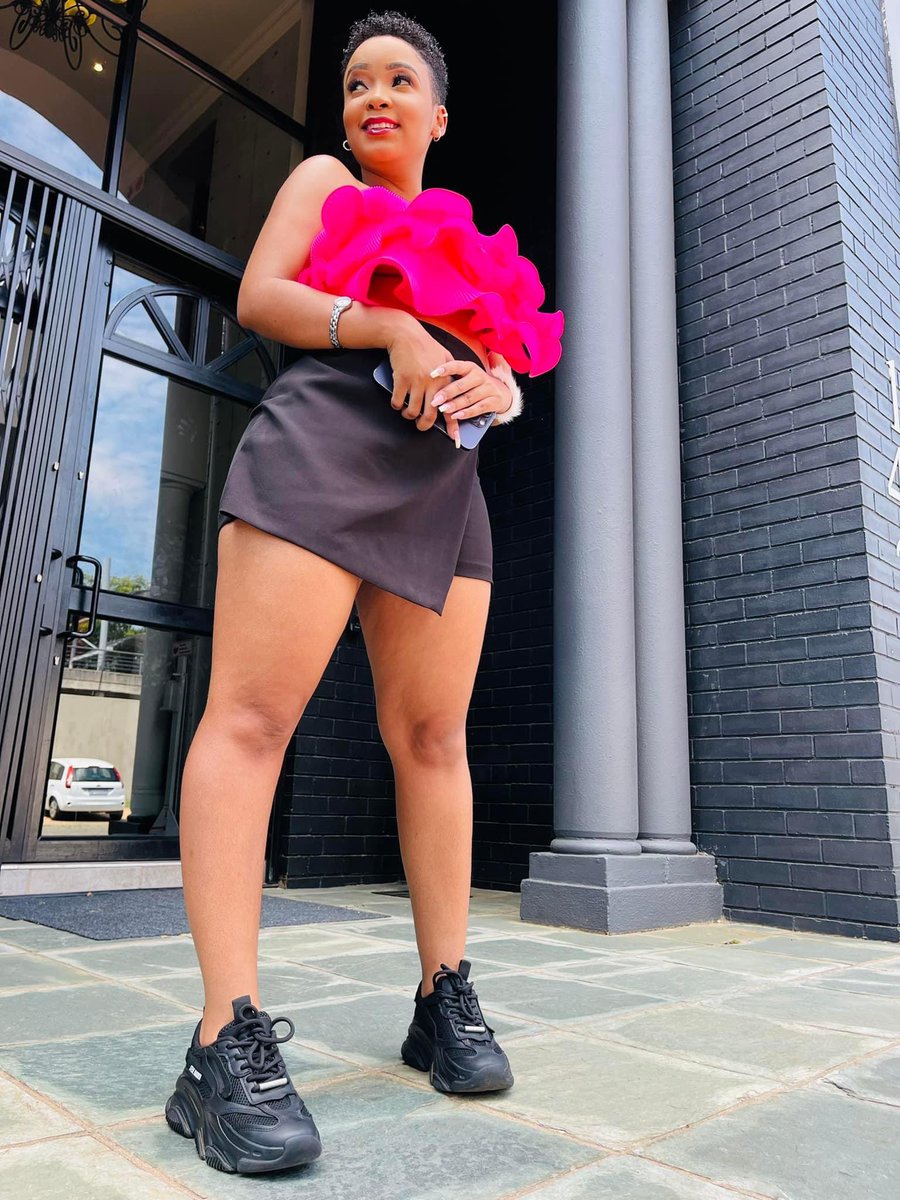 What’s your favourite song on my album???youtube.com/@PaigeRSA?si=f…

#BlackFriday2023 #ImACelebrity #SquidGame #LALISA #trending2023 #BookTwitter #LALISA