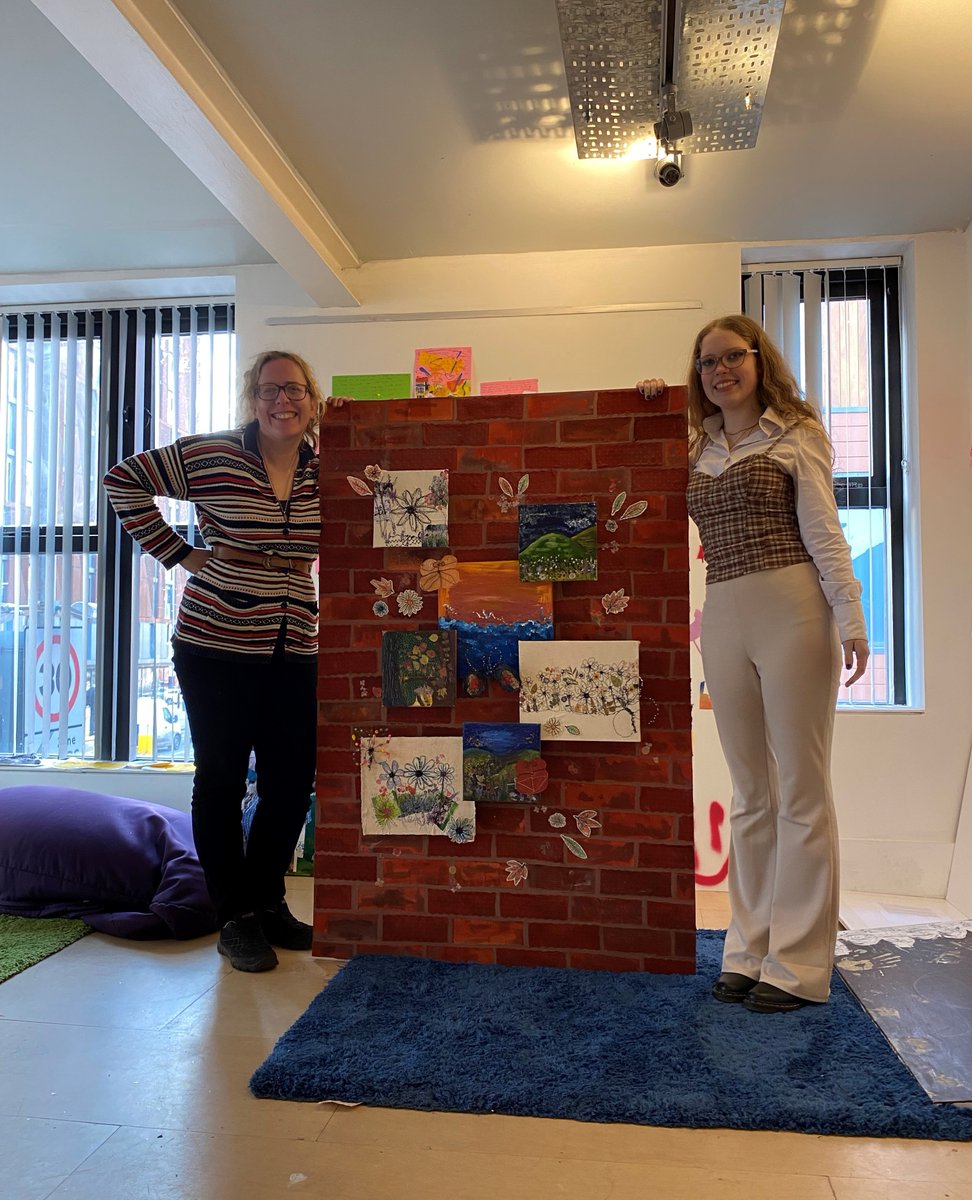 Throwback to Ivy's creation 'Embrace The Chaos' that she created alongside @rRetro87 for #TheFutureIsOursFestival 2023 exhibition.⁠

#TheRightToACreativeLifel #CreativeHealthIsMentalHealth #Creativity #CreativeSpaces #CreativeRest #YouthArt #MCRYouth #YouthGallery #YouthSupport