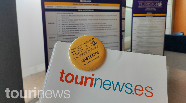 touri_news's tweet photo. 👏🏻El equipo de Tourinews presente en el XI Foro Internacional de Turismo Maspalomas Costa Canaria #FTMaspalomas #forodeturismo https://t.co/rvKIandTzC