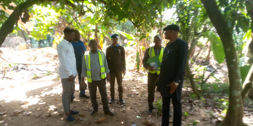 state41009's tweet photo. Ondo State Commissioner for Environment, Mr. Sunday Akinwalire  and the Permanent Secretary,  Chief Bunmi Alade during the monitoring of Channelization of River Orin/ Baba at Ondo West LG https://t.co/Q46RZ1X2tW