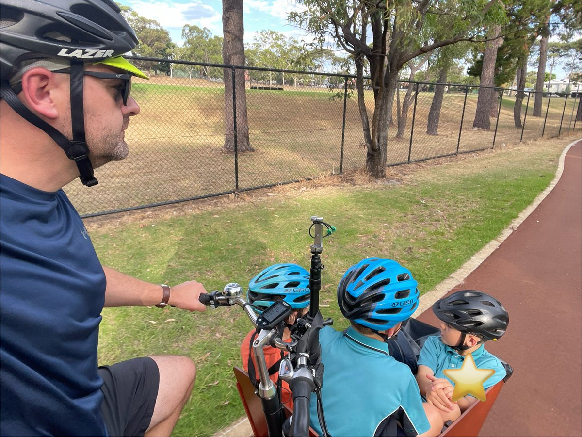 mattroot80's tweet image. 37.9 degrees at 5.30pm for todays cargo bike pick-up - it’s a warm one out there! 🥵🥵🥵🥵