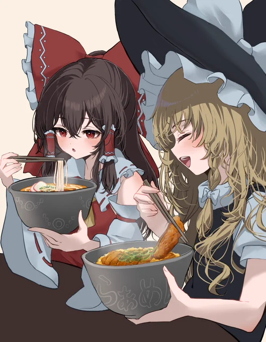 いっぱい食べる霊夢と魔理沙 